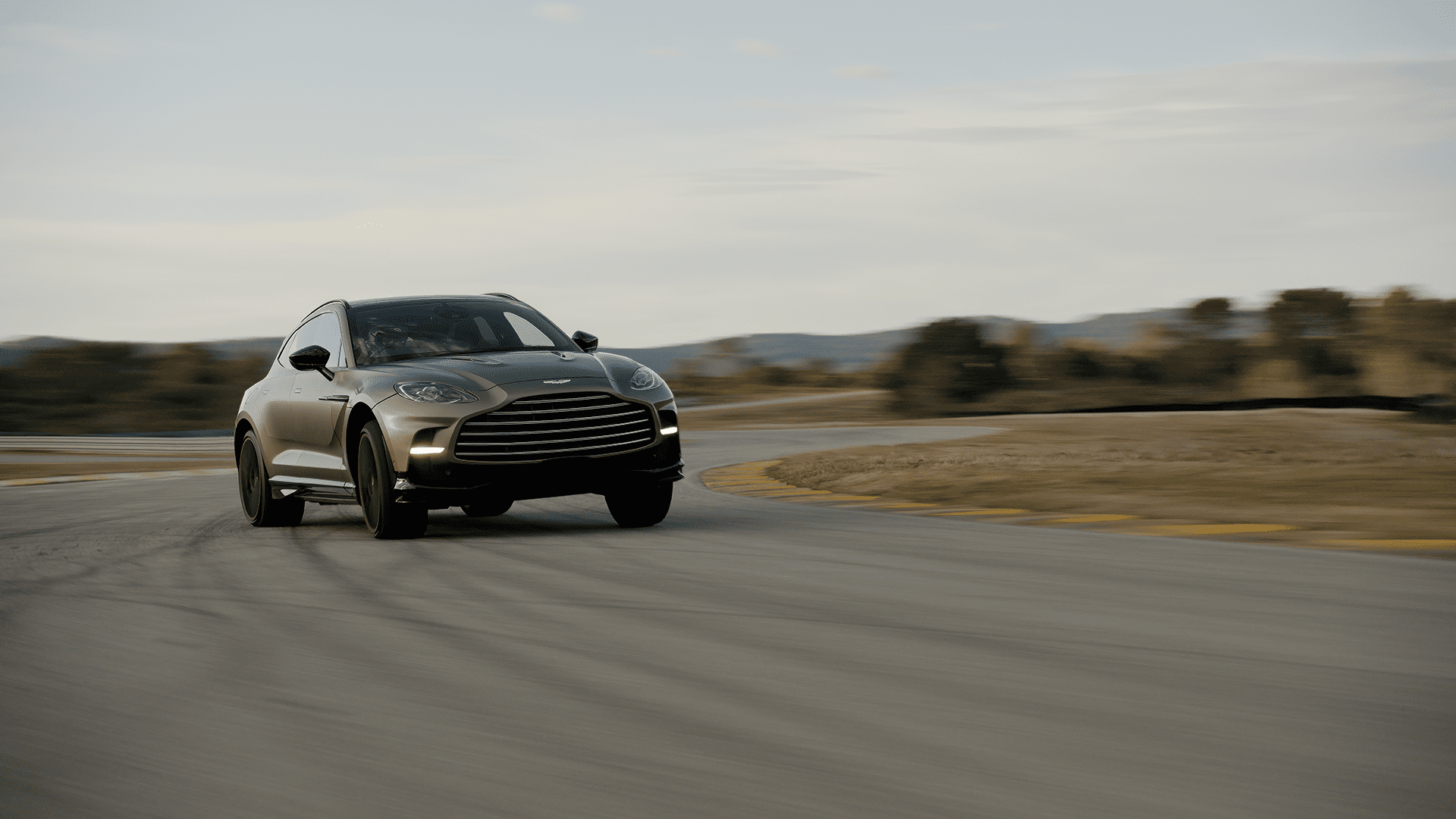 ASLA_3463_Aston Martin The Perfect Lap_1920x1080 - 1