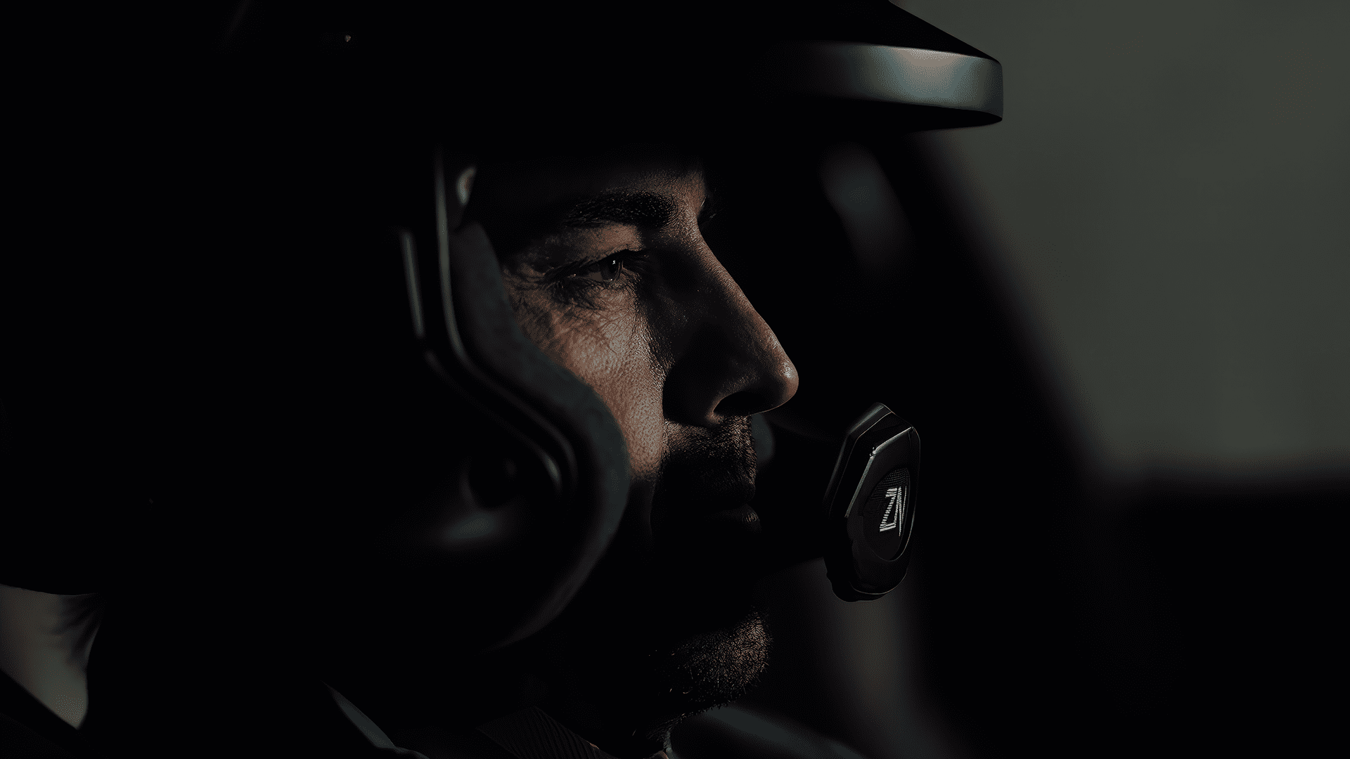 ASLA_3463_Aston Martin The Perfect Lap_1920x1080 - 2