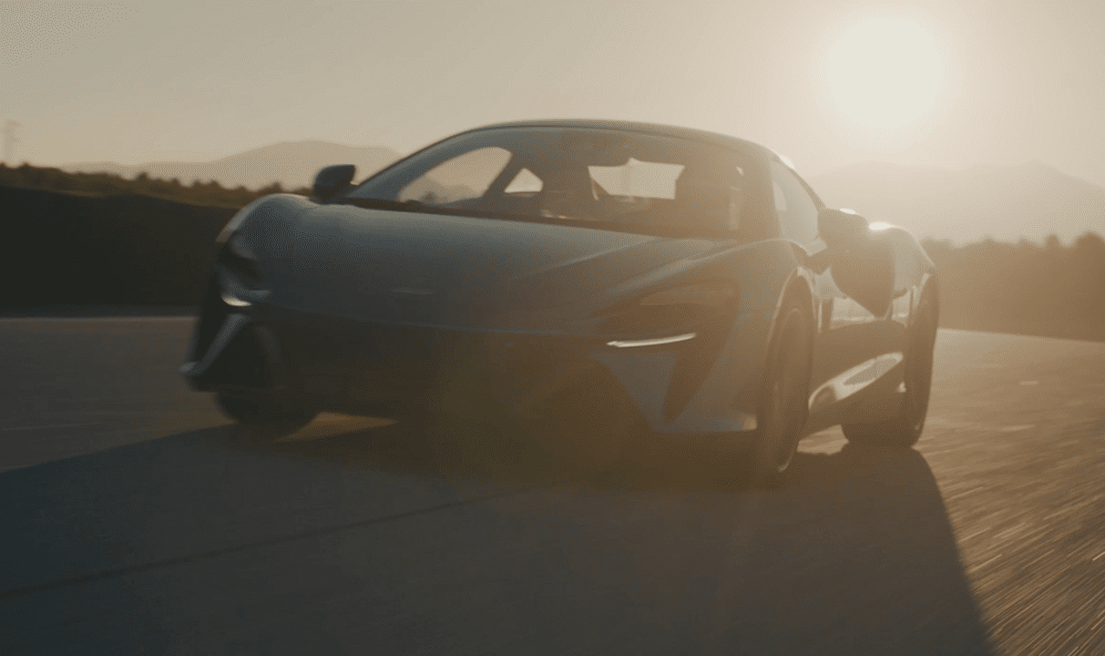 MCL_3657_McLaren_Artura-1600x720