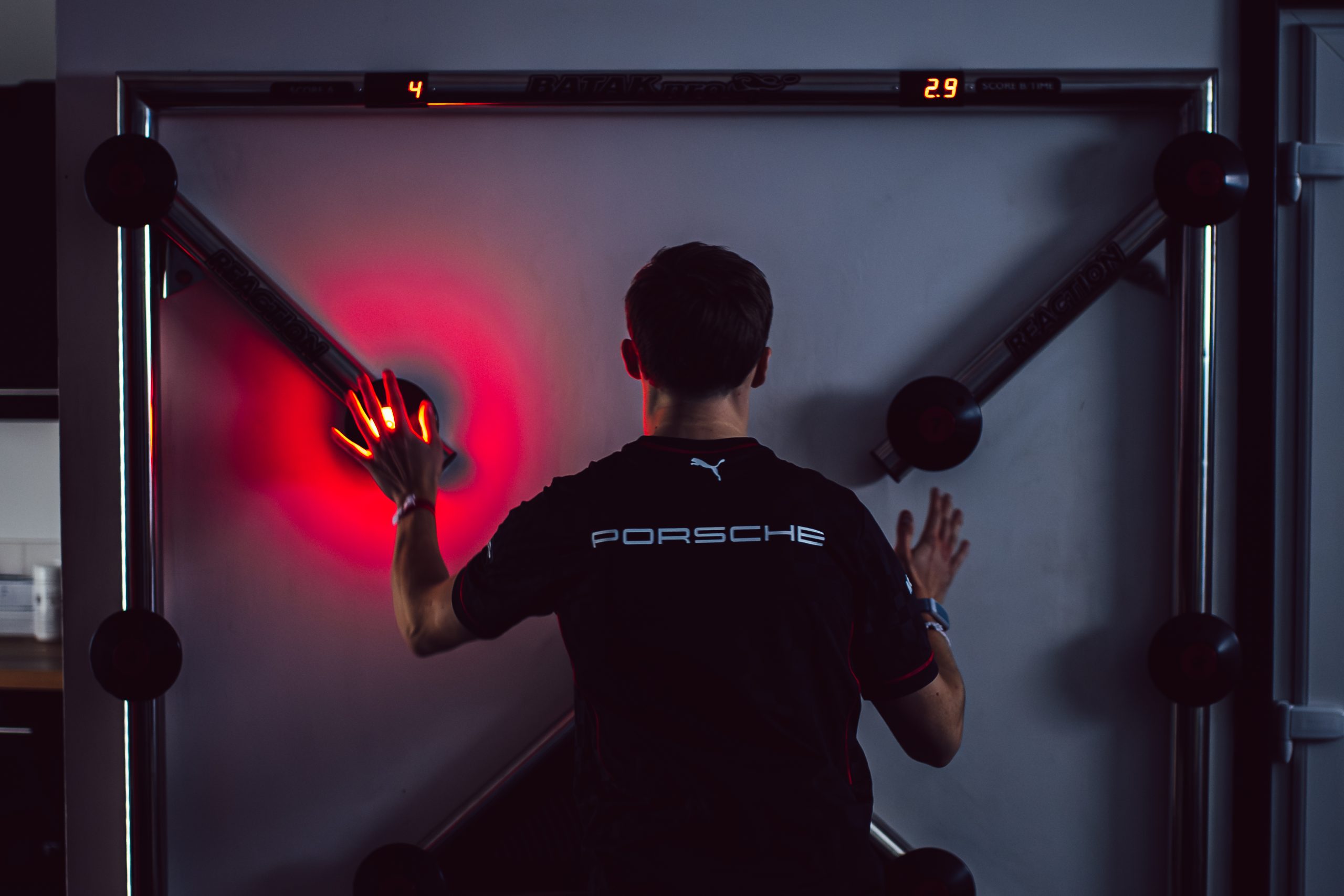 Athlete doing the reaction challenge